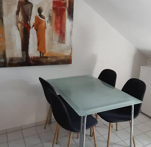 Tolle In Zentraler Lage In *